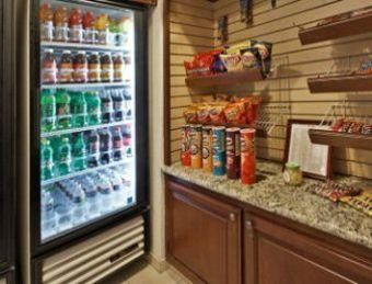 Holiday Inn Express Hotel & Suites