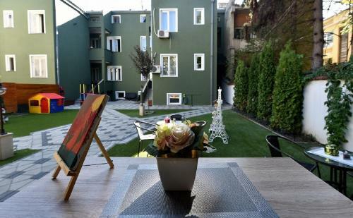 Villa Nina Hotel & Lounge Bar