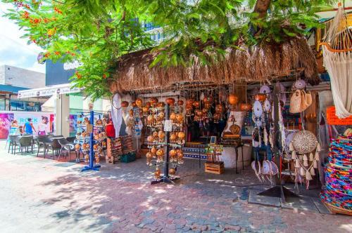 Apartamento Lovely Beachfront Condo In Playa - Steps To 5th Ave!