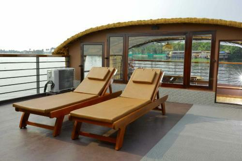 Hotel Cosy Houseboats