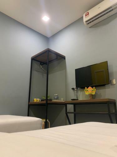 Frame Hotel