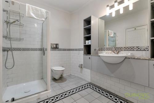 Qv Spacious Waterfront 2 Bedroom Apartment - 791