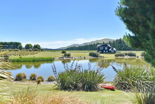 Cedarwood - Christchurch Holiday Homes