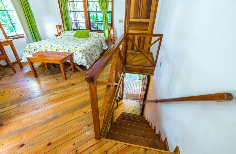 Hotel Las Rocas Resort And Dive Center