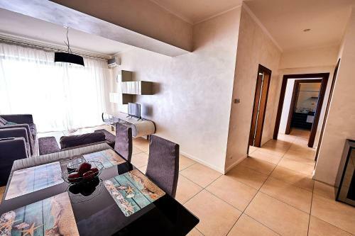 Apartamento Zenia Tudor's Residence
