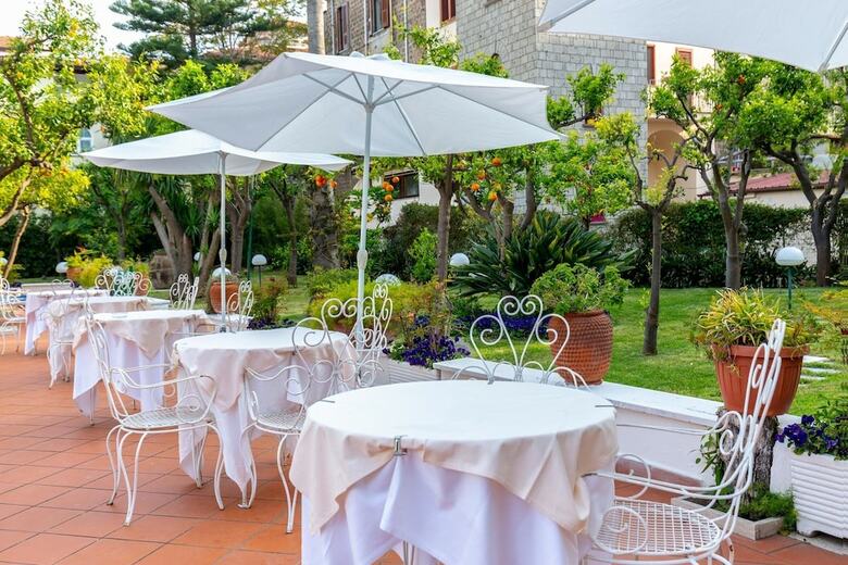 Hotel Carlton International