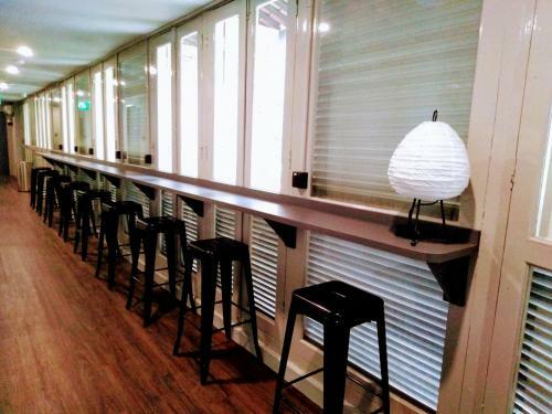 Wink Capsule Hostel @ Downtown (Sg Clean)
