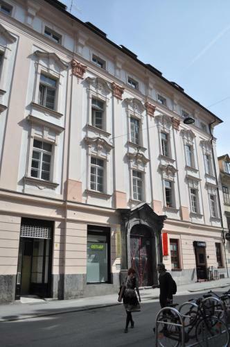 Barbo Palace Apartments And Rooms