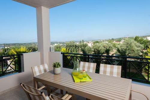 Villa Harmony-crete Residences