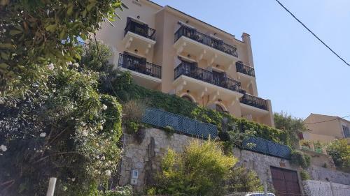 Linardos Apartments