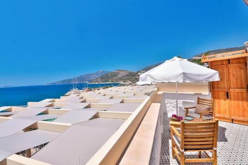 Pier House Hotel