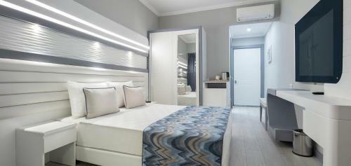 Hotel Blue Marlin Deluxe Spa & Resort
