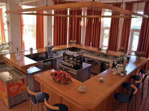 Aparthotel Eristos Beach Hotel