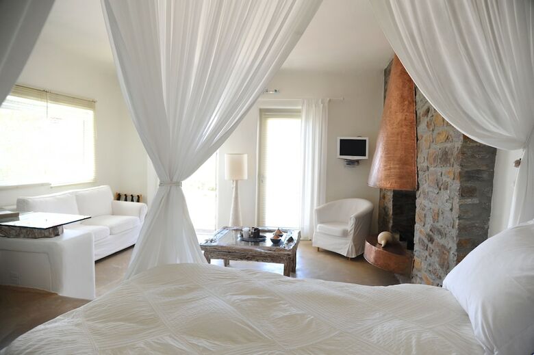 Hotel Aigis Suites