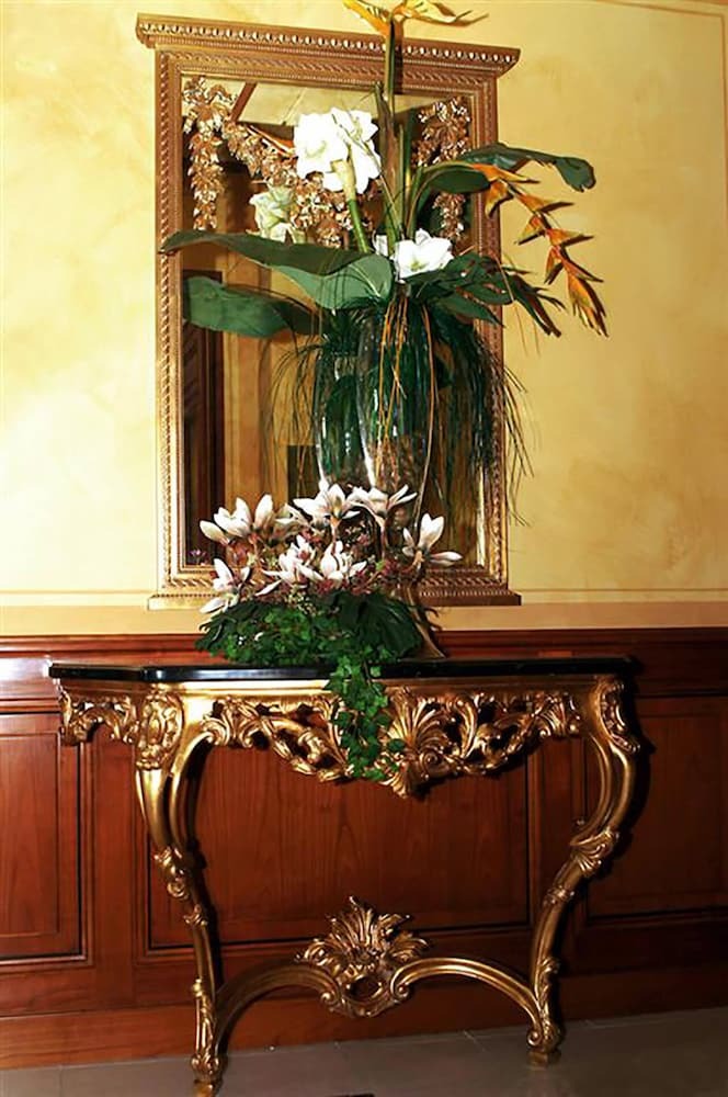 Hotel Champagne Palace