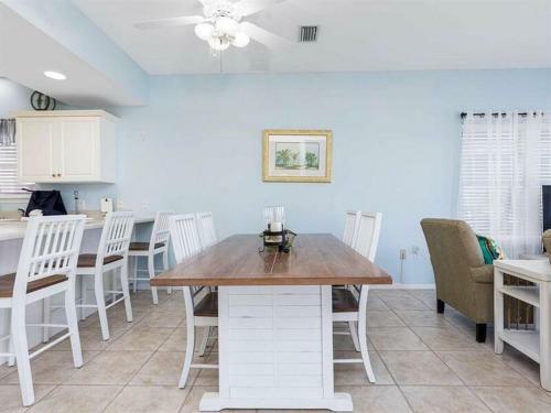 Summer Breeze West By Meyer Vacation Rentals