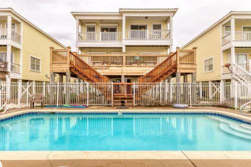 Blue Parrot West 6