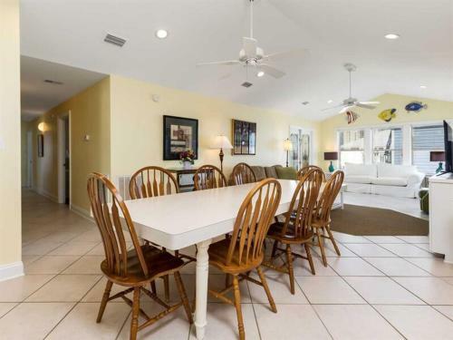 Erica's Sandpiper By Meyer Vacation Rentals