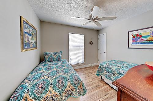 Apartamento New Listing! Blue Heron: 2 Lagoon-front Units Duplex