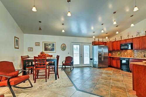 Expansive Getaway About 2 Miles To Mendenhall Glacier!