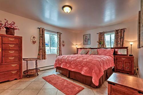 Expansive Getaway About 2 Miles To Mendenhall Glacier!
