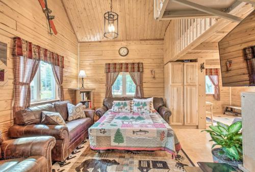 North Pole Log Cabin With Northern Lights Views!