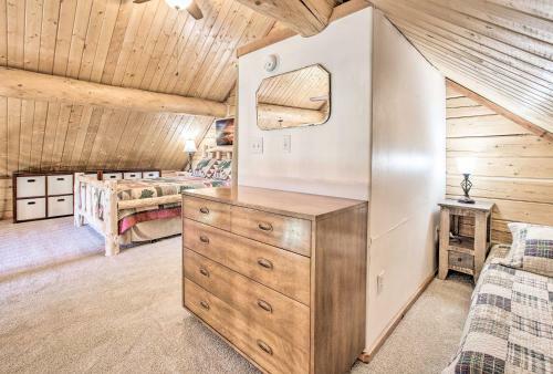 North Pole Log Cabin With Northern Lights Views!