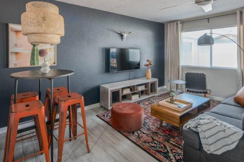 Sleek 2br Phoenix Townhome By Wanderjaunt