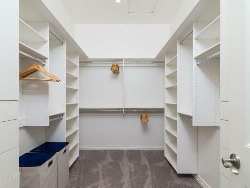 Desert Hills Estate