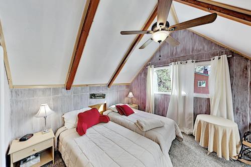 Updated A-frame With Fireplace - Minutes To Slopes Home