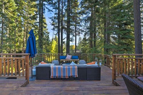 Treetop Chalet In Chambers Landing With Shuttle
