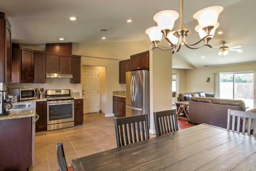Luxurious La Quinta Home With Pristine Pool And Spa!