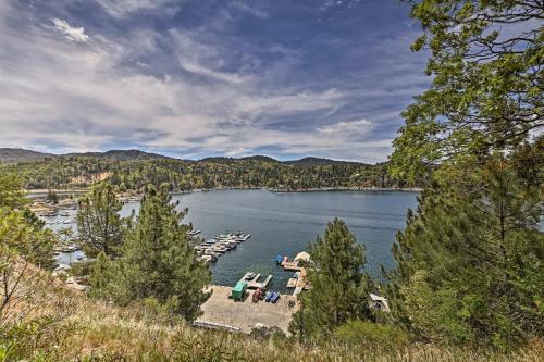 Cozy Lake Arrowhead Cabin With Hot Tub And Deck!