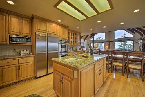 Lake Arrowhead Retreat With Decks And Mountain Views!