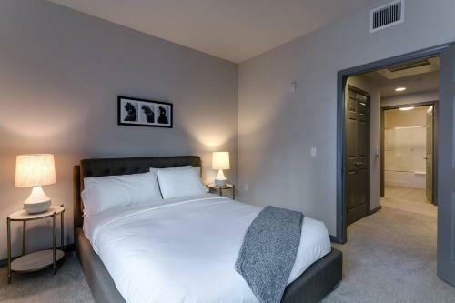 Apartamento One Bed/1bath + Private Balcony Walk To Beach
