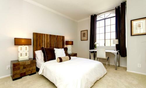 Apartamento Beverly Hills Adjacent 2-bedroom Penthouse