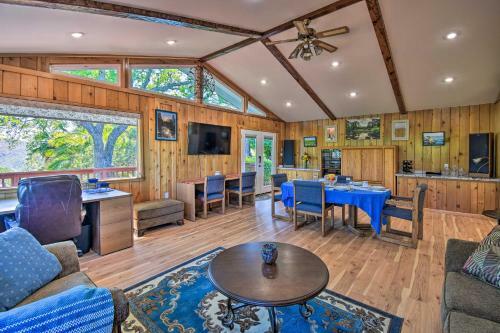 Stunning Treetop Villa - 1 Mi To Mariposa!