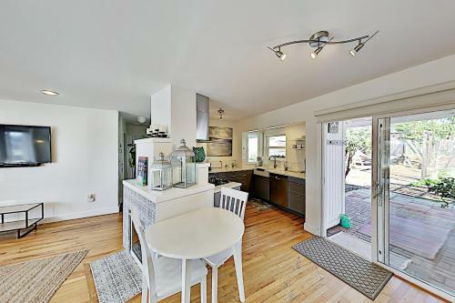 Contemporary Bungalow With Game Room & Fruit Trees Home