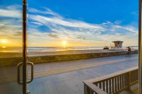 2 Levels Of Ocean Front, Largest Townhome, AC