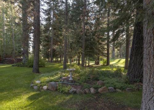 Fairway Vacation Rental Cabin