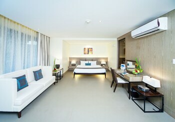 Hotel Fairways And Bluewater Newcoast Boracay