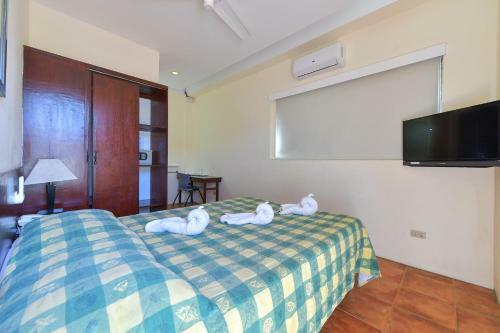 Hostal Hey Jude Resort Hotel