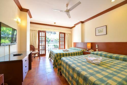 Hostal Hey Jude Resort Hotel