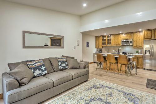 Apartamento Mountainside Retreat With Grill And Ski Shuttle Access