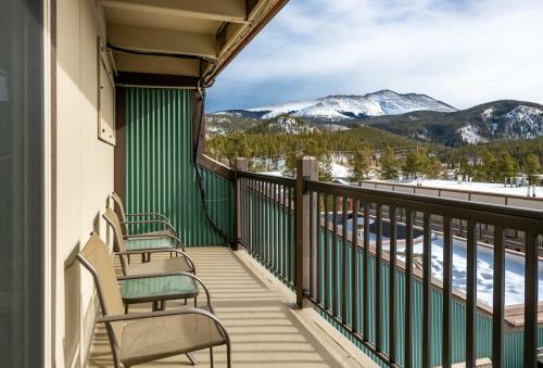 Ski & Racquet Club Condo B