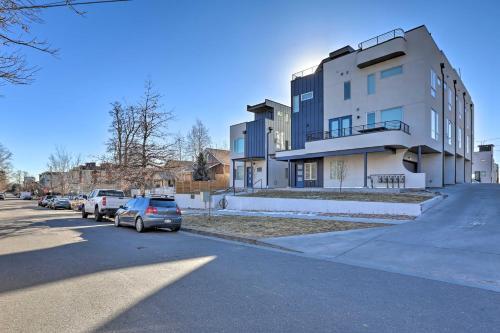 Townhome With Rooftop Deck Walk To Mile High!