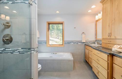 Reverie Luxury Home At Windcliff Condo