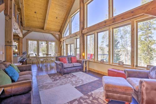 Secluded Cabin With Views 8 Mi To Winter Park!