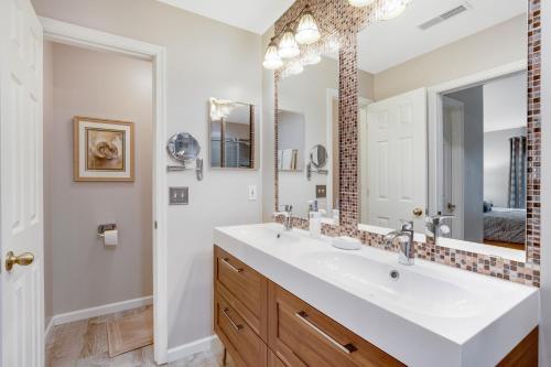 Sea Colony Whispering Pines III