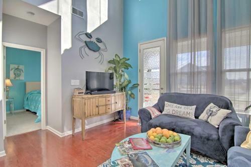 Sunny Home With Shared Pool 4 Mi To Beach And Boardwalk!